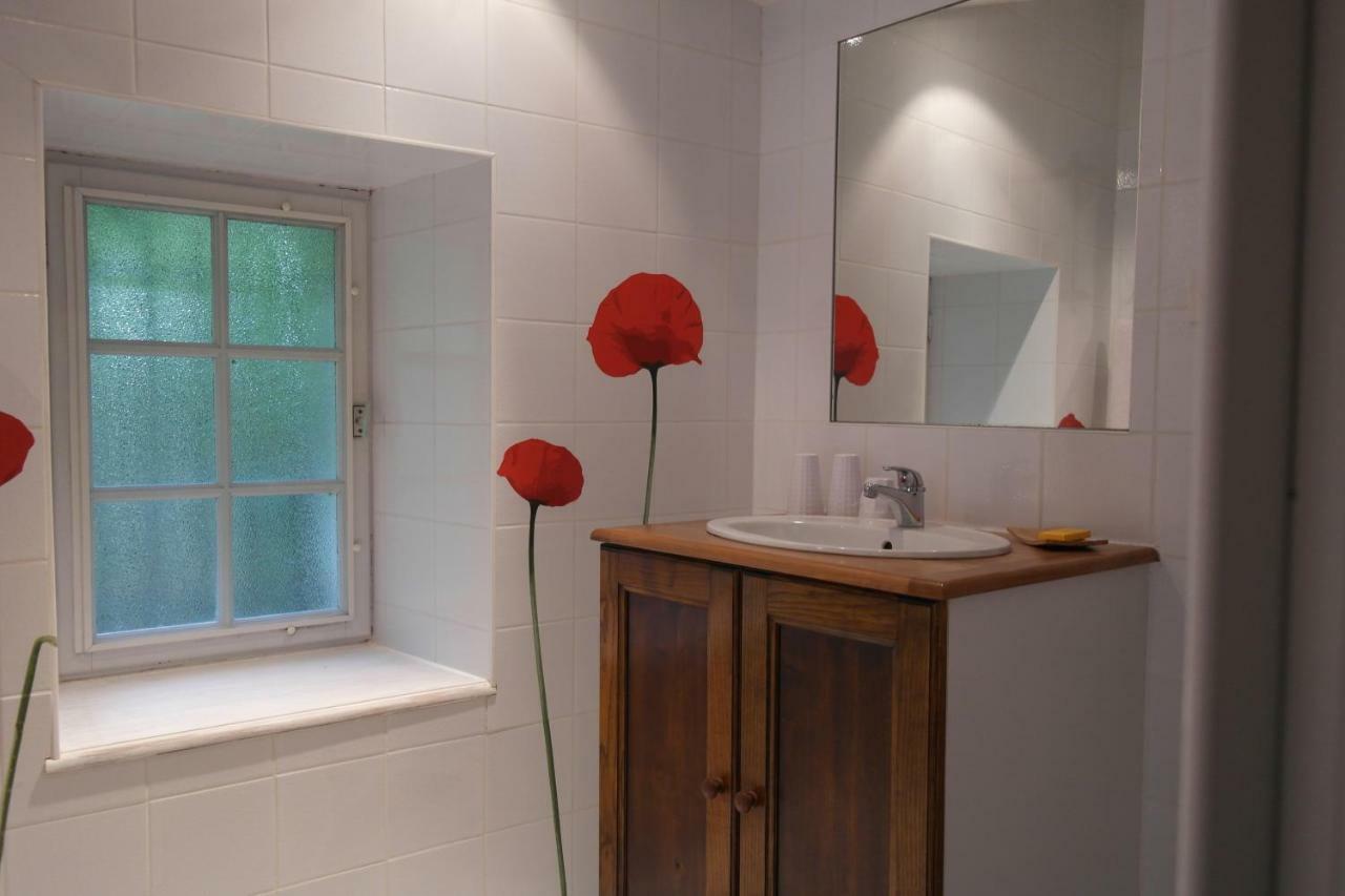 Le Petit Massigny Bed & Breakfast Les Velluire-sur-Vendee Exterior photo