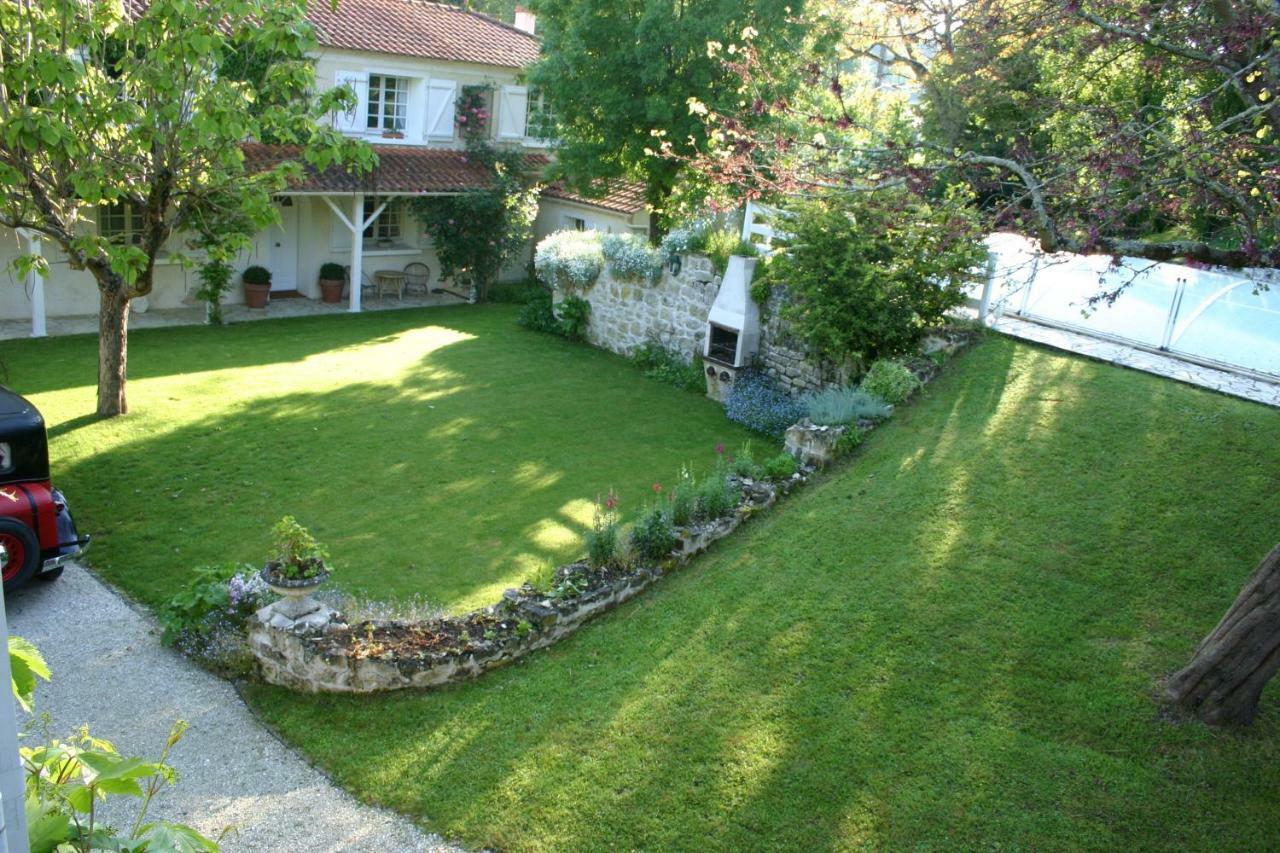 Le Petit Massigny Bed & Breakfast Les Velluire-sur-Vendee Exterior photo