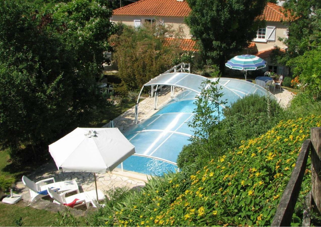 Le Petit Massigny Bed & Breakfast Les Velluire-sur-Vendee Exterior photo